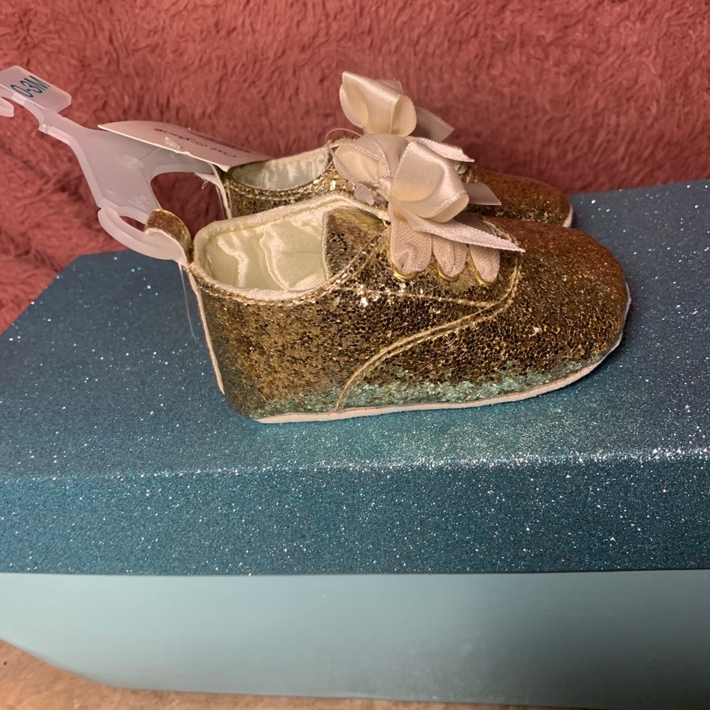 Baby girl shoe - Picture 2 of 3